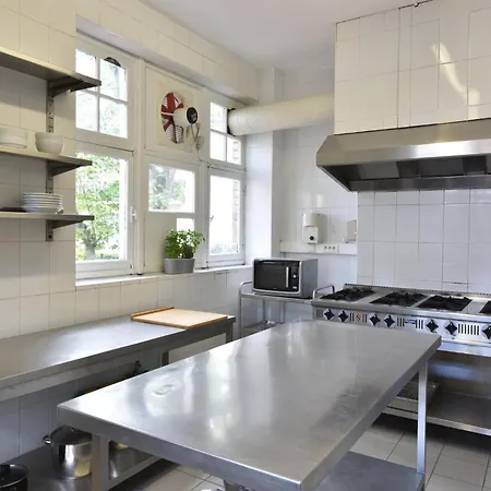 Holiday home Modern In With Garden, Cleaning Included De Panne