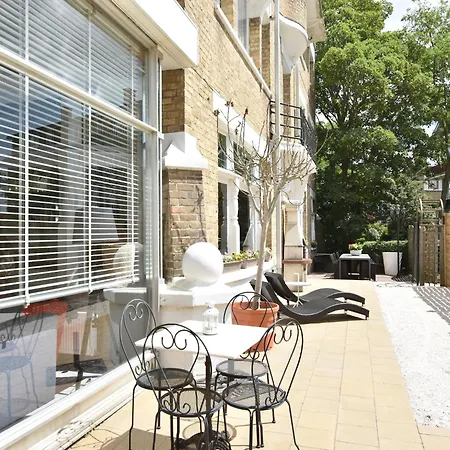 Holiday home Modern In With Garden, Cleaning Included *