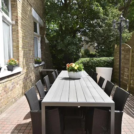Holiday home Modern In With Garden, Cleaning Included De Panne